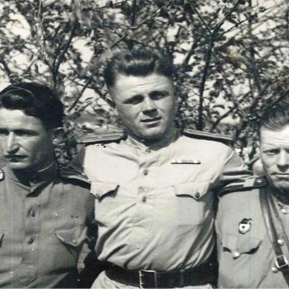 Крайний справа Крутов Павел Иванович с боевыми товарищами.                                