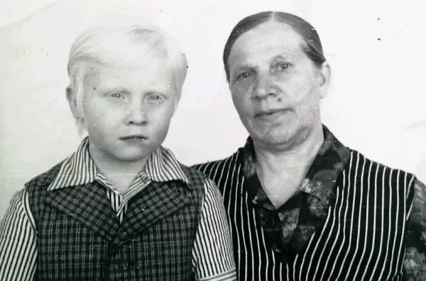 Хмура Ольга и внук Юра.