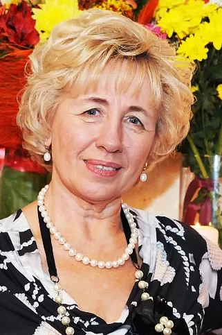 Хлобыстова(Максимюк) Евгения Ивановна