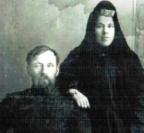 Караулов Демьян Степанович с женой.